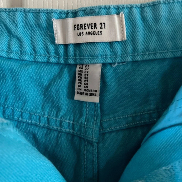 2/$25 Forever21 Womens Shorts 27 High Rise Cut-Off Denim Raw Hem Blue Distressed - Picture 9 of 16